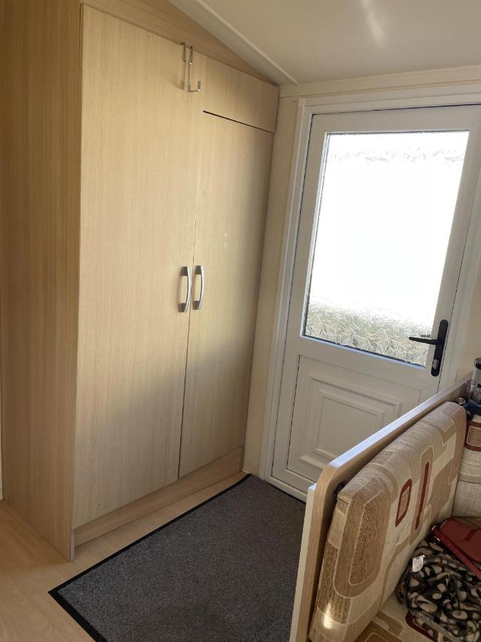 6 Berth Pet Friendly Caravan On Sandy Glade Berrow Exterior photo