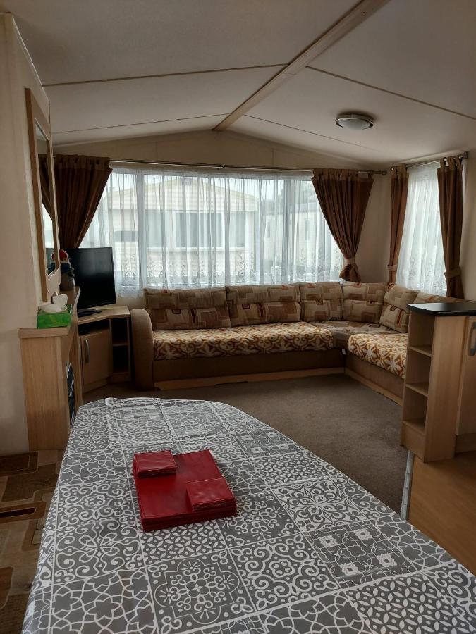6 Berth Pet Friendly Caravan On Sandy Glade Berrow Exterior photo