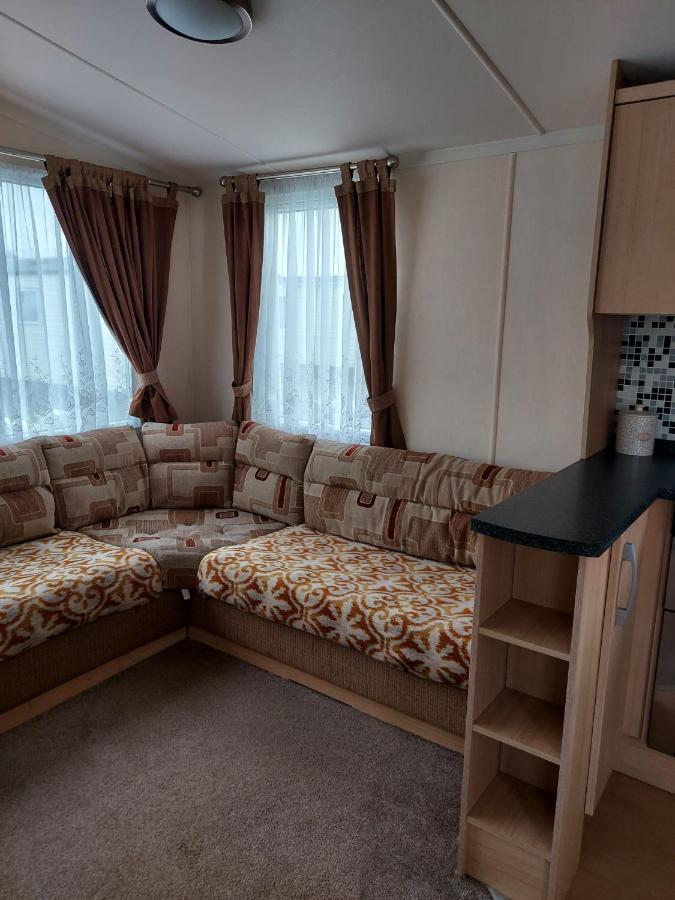 6 Berth Pet Friendly Caravan On Sandy Glade Berrow Exterior photo